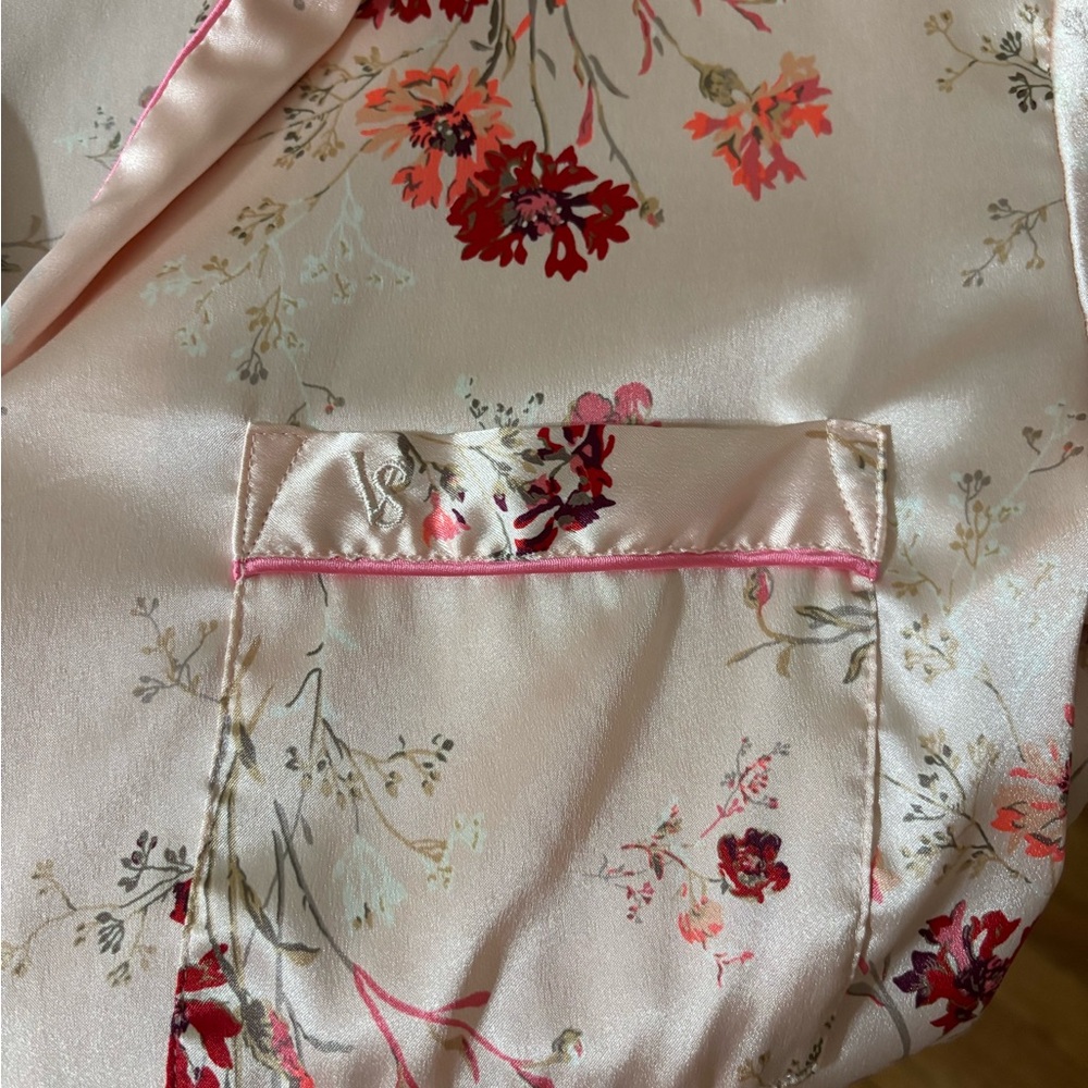 Victoria's Secret Signature Satin Pink Floral Pajama Set Gorgeous - Picture 2 of 9